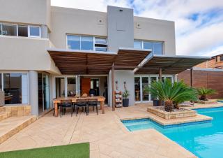 Nine on Uys Street Guesthouse - 6