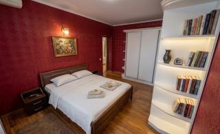 Two-room apartment in the city center with parking - 8