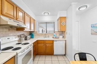 Las Palmas 221 by Vacation Homes Collection - 3