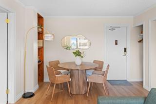 The Golden Jewel • 1BR • Parking • AC • Mins to DT - 8