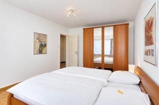 Queen Bed, Private Balcony, Central - Ghost 12 - 3