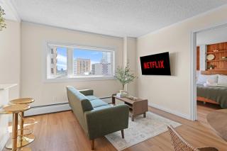 The Golden Jewel • 1BR • Parking • AC • Mins to DT - 3