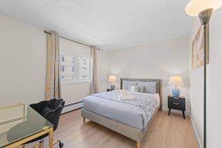 The Getaway • 2BR • Parking • AC • Mins to DT - 0