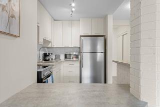 The Getaway • 2BR • Parking • AC • Mins to DT - 4