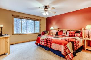 Cozy dog-friendly home with private hot tub & SHARC access - great location - Sunriver - 1