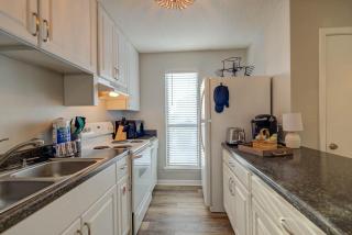 Sea Horse 112 by Vacation Homes Collection - 1