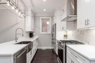 Luxury 6BR Townhome Duplex - Family Stay - 9