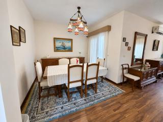 Stylish Vintage Charm 2BR in Compound - only families & single travelers - 6