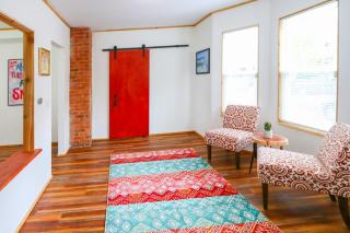 Charming Home - 2 Mi to Niagara Falls State Park! - 5