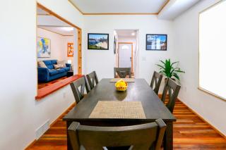 Charming Home - 2 Mi to Niagara Falls State Park! - 2