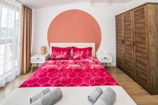 2BDRM: View & Free street parking in town’s Heart - 7