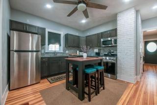Near UHS BU Sleeps 8 Large Groups Welcome - 7