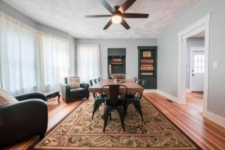 Near UHS BU Sleeps 8 Large Groups Welcome - 3