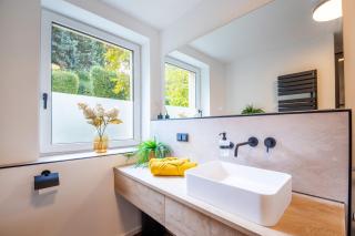 EDLER WOHNRAUM Garten-Apartment mit Boxspringbett, Kaffeevollautomat, ruhiger Lage, Parkplatz & WLAN 325 Mbps - 2