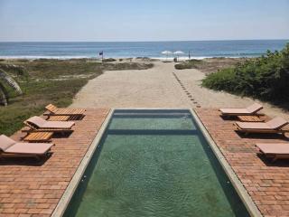 Bespoke Oceanfront Home in a Secluded Bay - 0