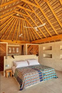 Bespoke Oceanfront Home in a Secluded Bay - 7