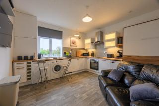 Modern 1 Bedroom Flat in Chesterfield Free Parking - 9