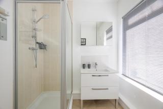 Modern 1 Bedroom Flat in Chesterfield Free Parking - 7