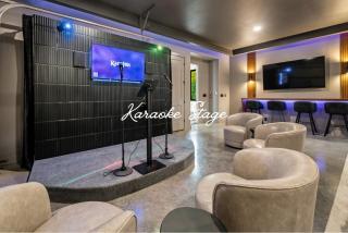 Luxury Lakefront Pool, Sauna & Game Room - 9