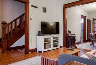 The E St Retreat Lovely 3-BR Nestled between H St & Eastern Market - 4
