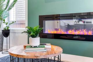 9BDRM Chic Luxury Retreat - Hot Tub - AC - BBQ - Sleeps 23 - 2