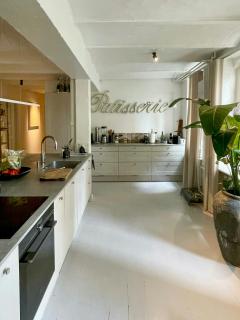 Raw and stylish apartment in a quiet courtyard - 6