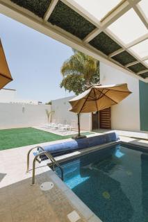 Gigis Pool House - 4