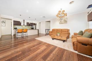 Spacious Cozy 4BR Family Retreat |Theatre, Sunroom - 7