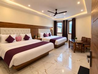 Hotel Sun Rock Mussoorie - 1