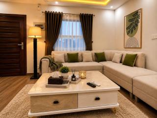Family Stay 2BRs with Parking Full Kitchen Fast Wifi - 9