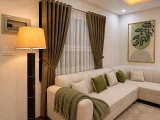 Family Stay 2BRs with Parking Full Kitchen Fast Wifi - 4
