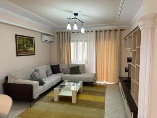 Elior Three Bedroom Apartment Near City Center - 7