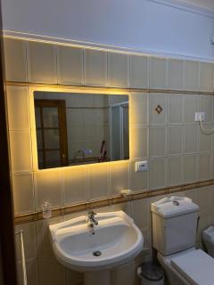Elior Three Bedroom Apartment Near City Center - 5