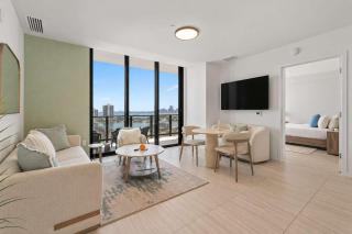 Miami Beach Penthouse Ocean & Bay Views with Balcony - 8