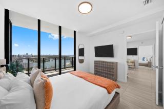 Miami Beach Penthouse Ocean & Bay Views with Balcony - 6