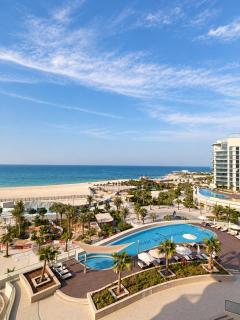 Bay residence - Luxury Beachfront 2BR apartment with sea view - 8