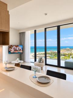 Bay residence - Luxury Beachfront 2BR apartment with sea view - 9