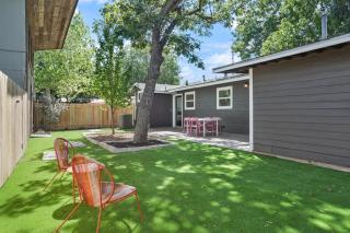 Trendy Remodeled Home by SoCo w Nice Outdoor Space - 7
