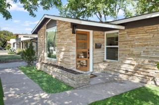 Trendy Remodeled Home by SoCo w Nice Outdoor Space - 3