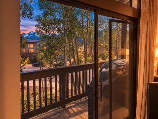 Centrally Located Sherwin Retreat - 2