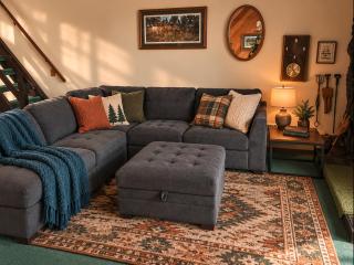 Centrally Located Sherwin Retreat - 7