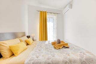 Sliema-Gzira Stylish Apartment - 1
