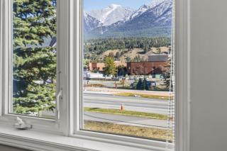 Mountain Retreat 3BR Walk to Downtown - 3