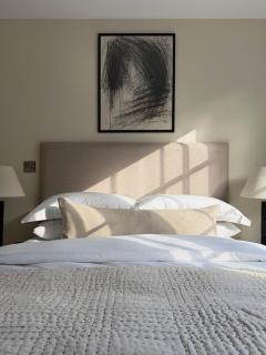 The Vault-2BR Central, EV parking, near Racecourse - 5