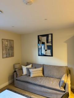 The Vault-2BR Central, EV parking, near Racecourse - 4