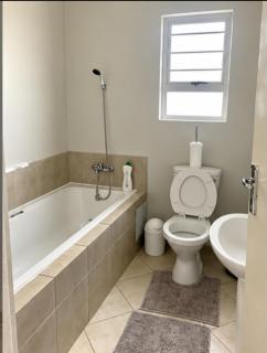 Lerato's Guesthouse - 8