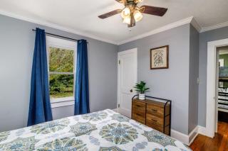New River Gorge Cottage w Hot Tub, Fire Pit, Grill - 2