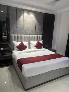 The Neelams Hotel New Delhi city centre couple friendly family - 3