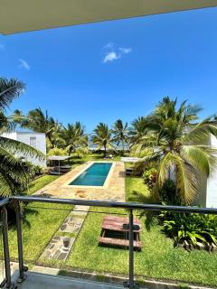 1 Bedroom Beachfront Getaway, Pool and Ocean Views - 2