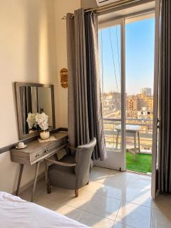 Constellations Gateway Boutique Hotel - 2